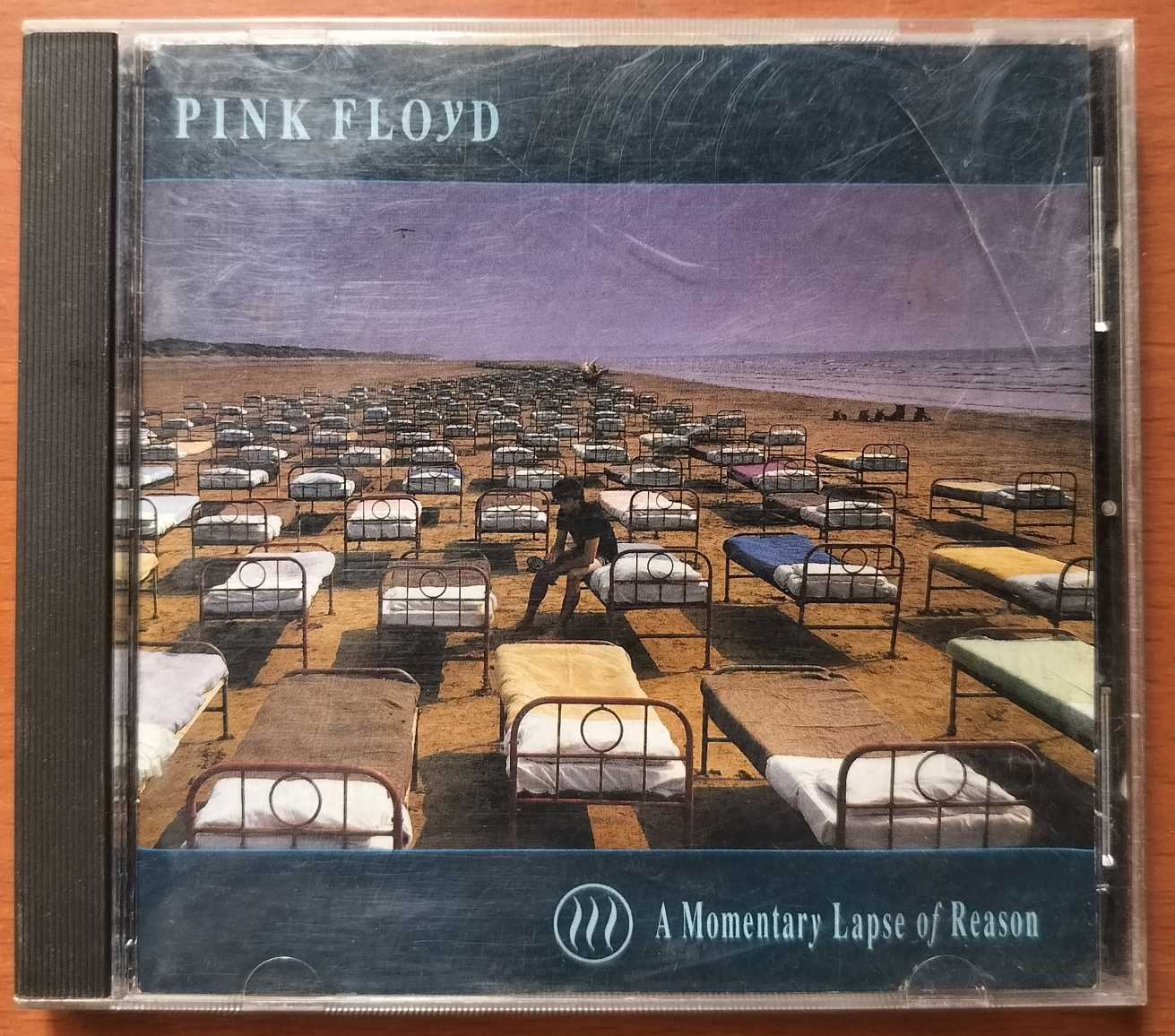 PINK FLOYD A MOMENTARY LAPSE OF REASON - Imported Rock Album Audio Cd